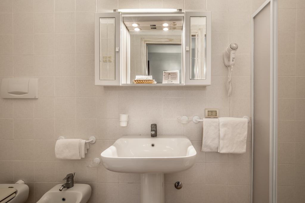 Tris Hotel Orbetello Szoba fotó