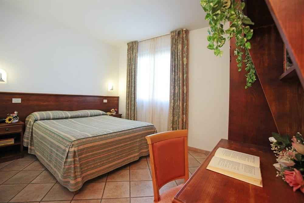 Tris Hotel Orbetello Kültér fotó