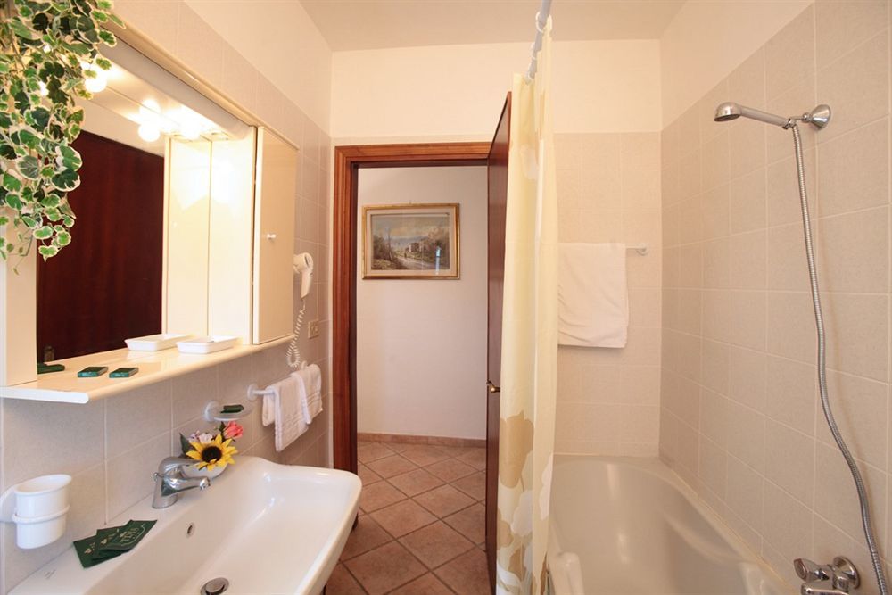 Tris Hotel Orbetello Kültér fotó