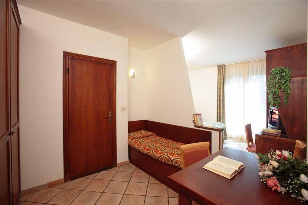 Tris Hotel Orbetello Kültér fotó