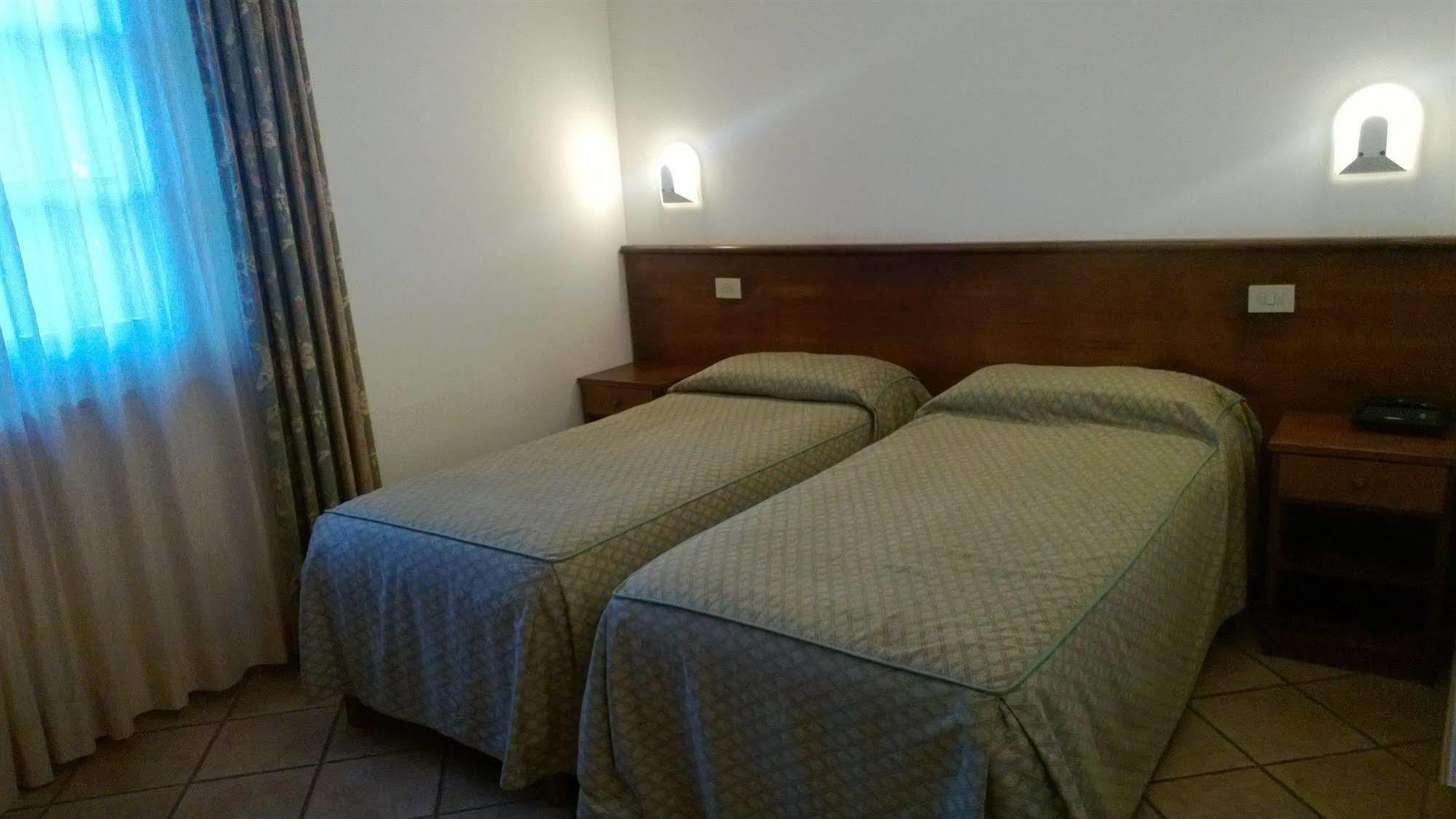 Tris Hotel Orbetello Kültér fotó